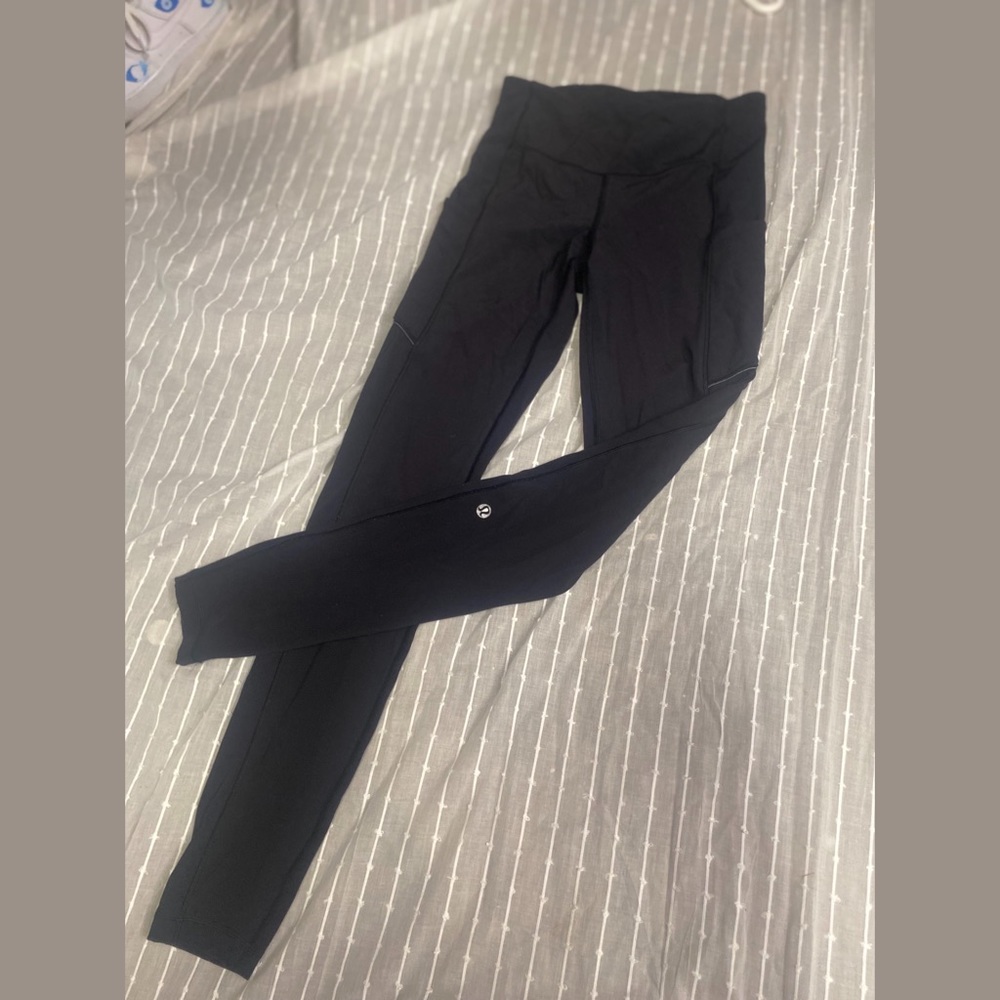 Black Lululemon leggings